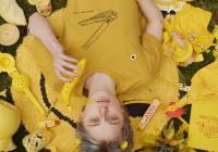 kelly langeslay in yellow 